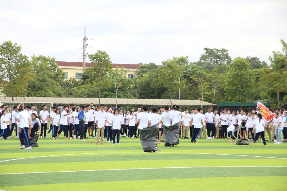 học sinh thpt chuyên sơn tây 