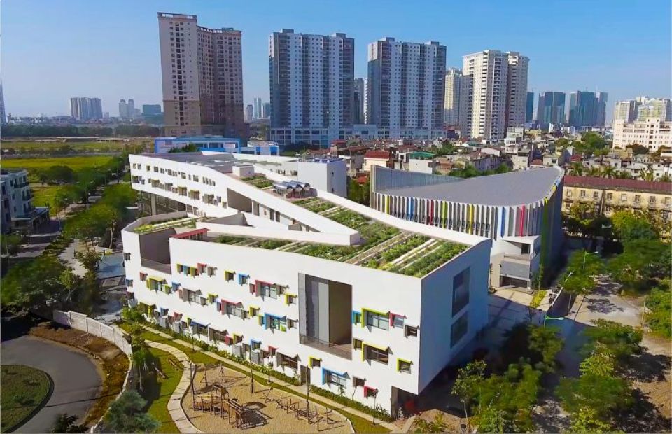 trường THPT quốc tế SenTia