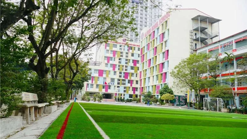 khuôn viên trường ANS