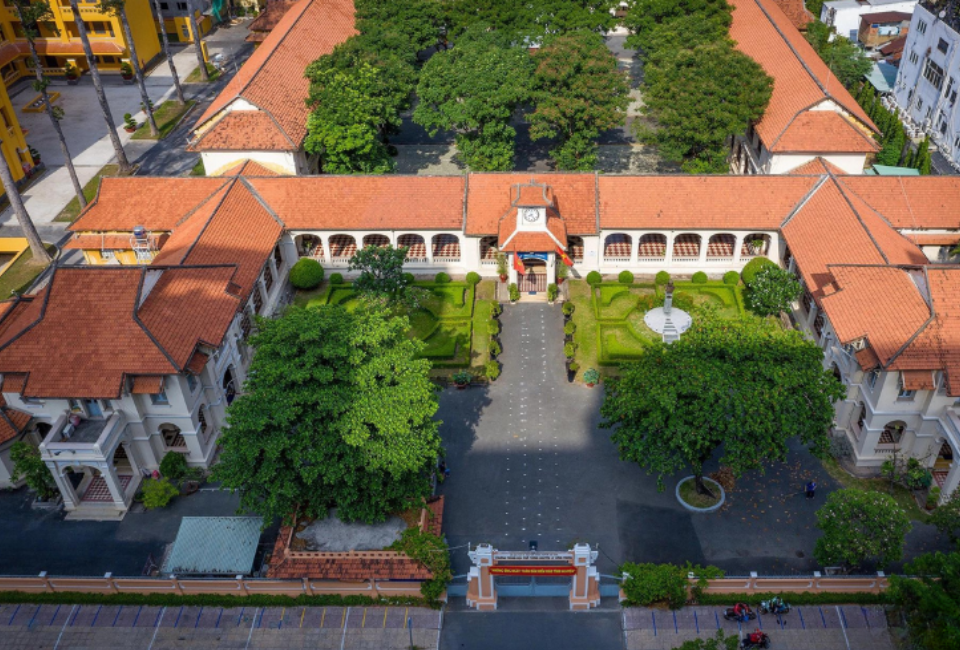 trường thpt chuyên lê hồng phong tphcm