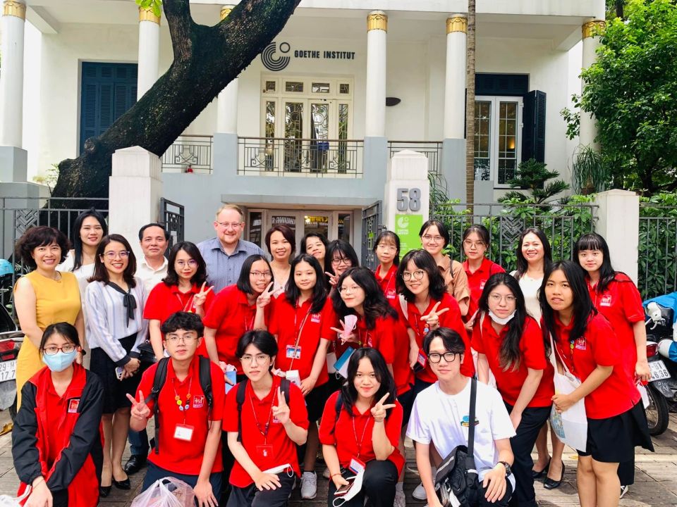 thpt nhân văn hà nội