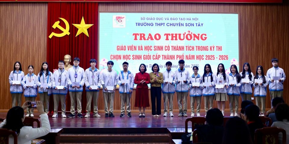 đội tuyển học sinh giỏi thpt chuyên sơn tây 