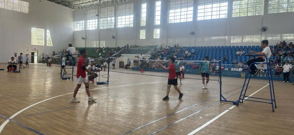 trường thpt chuyên hùng vương bình dương