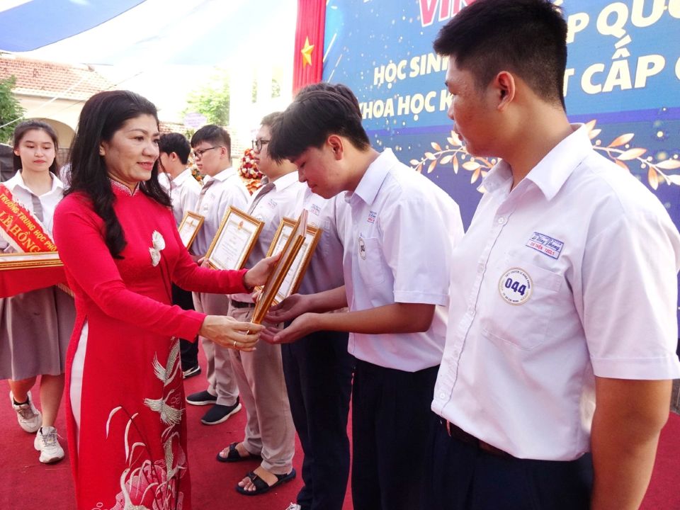 đội tuyển hsg trường thpt chuyên lê hồng phong tphcm