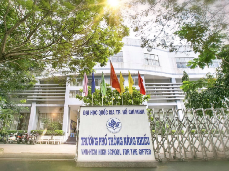 trường chuyên cấp 3 ở tphcm