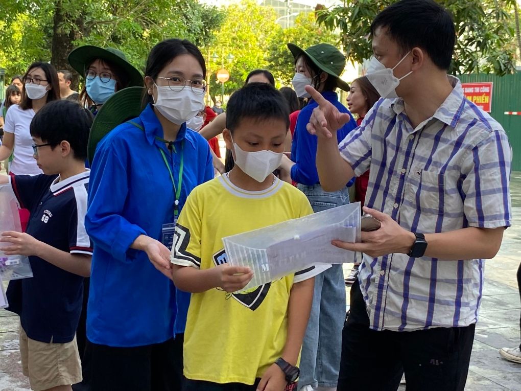 Hơn 2.400 học sinh tranh suất lớp 6 trường chuyên