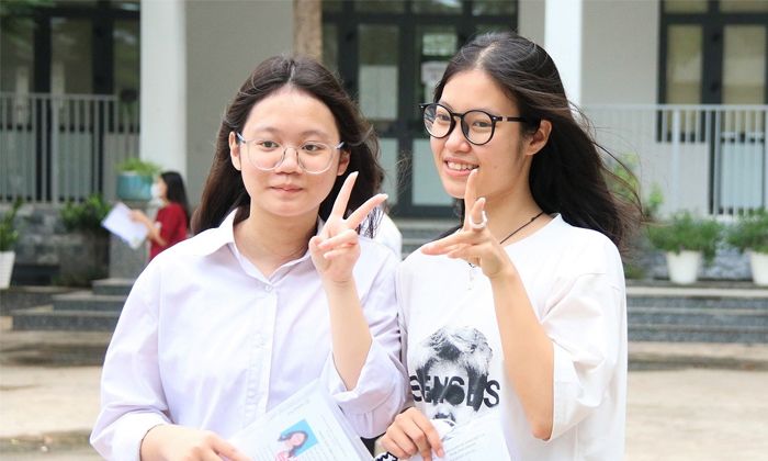 Điểm chuẩn vào lớp 10 Trường THPT Chuyên Ngoại ngữ năm 2023